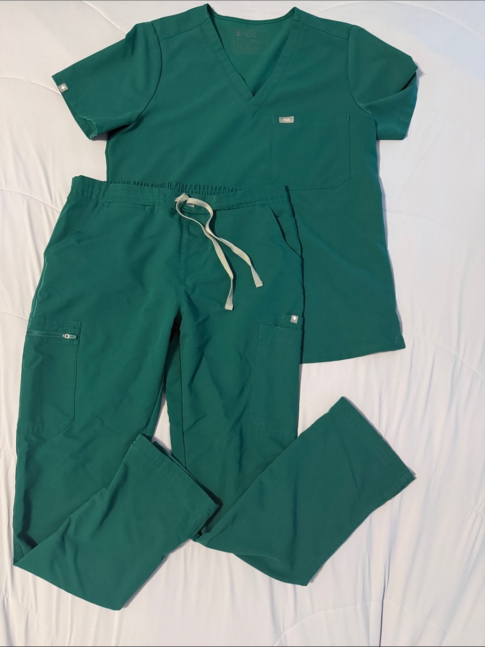 Figs hunter green scrub set Large top Medium pants
